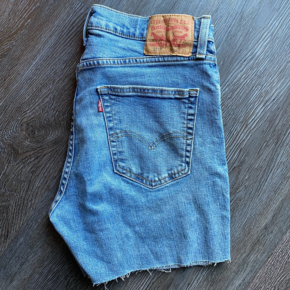 Levi’s Cutoff Shorts W32